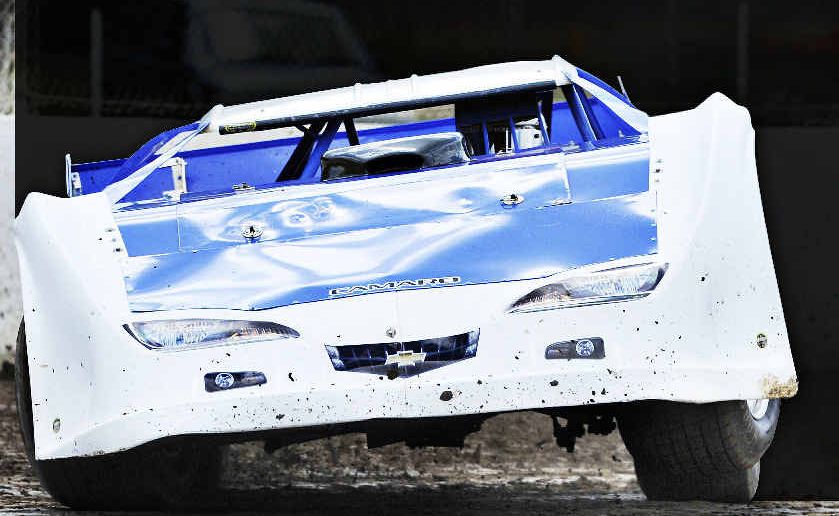Australian champion Brad Blake from Western Australia puts his car through its paces at Lismore Speedway in preparation for the NSW Late Model Champioship. Australian champion Brad Blake from Western Australia puts his car through its paces at Lismore Speedway in preparation for the NSW Late Model Champioship.